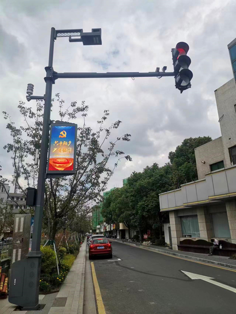 蓝狮娱乐灯杆屏